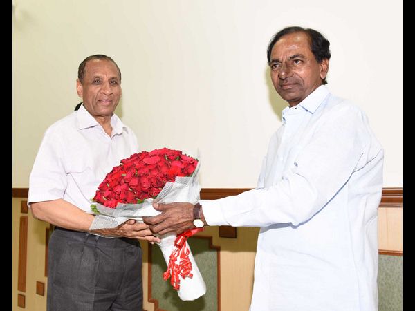 రాజభవన్‌కు కెసిఆర్