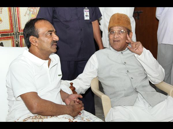 మంత్రి ఈటెల రాజేందర్‌కు పరామర్శల వెల్లువ