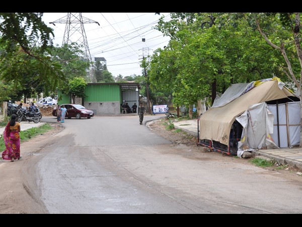 బాబు నివాసం వద్ద పోలీసులు