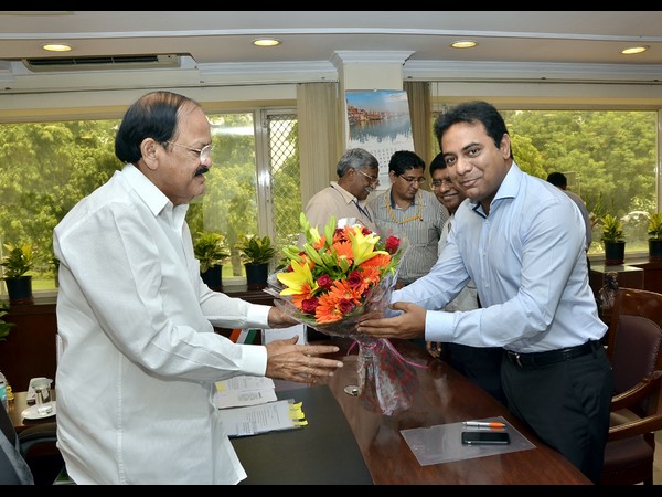 వెంకయ్యనాయుడుతో కెటిఆర్