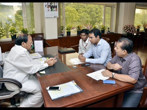 వెంకయ్యనాయుడుతో కెటిఆర్