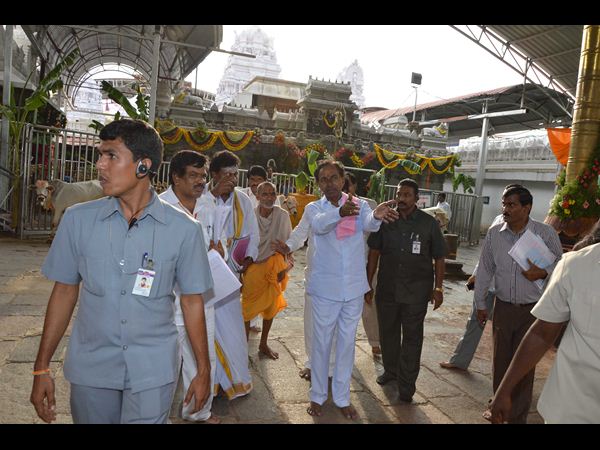 రాజన్న సేవలో కెసిఆర్