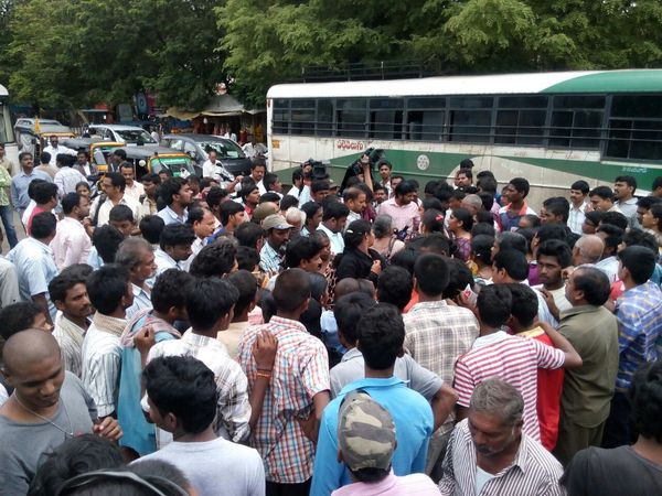  కామాంధుడిని కొట్టి చంపారు