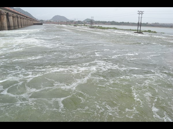 వర్షాలు - వరదలు