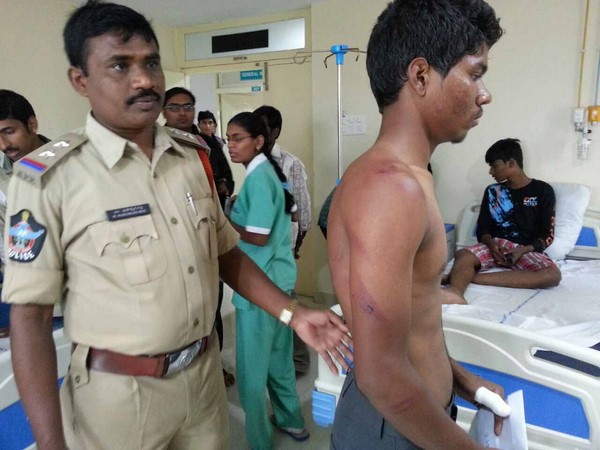  కళాశాలలో గొడవ