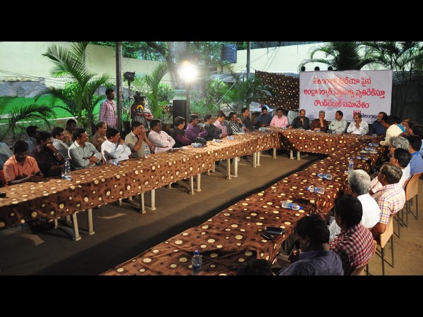 టి జర్నలిస్టులు