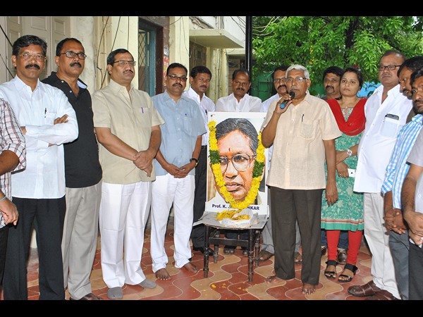 స్వయంప్రతిపత్తి కావాలి..