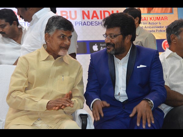 'ఫోర్త్ లయన్'ను ప్రారంభించిన బాబు: బ్రాండ్ అంబాసిడర్గా సాయి కుమార్ 'ఫోర్త్ లయన్'ను ప్రారంభించిన బాబు: బ్రాండ్ అంబాసిడర్గా సాయి కుమార్