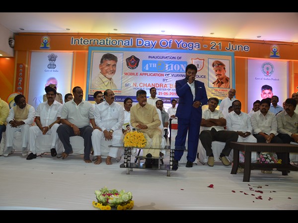 'ఫోర్త్ లయన్'ను ప్రారంభించిన బాబు: బ్రాండ్ అంబాసిడర్గా సాయి కుమార్ 'ఫోర్త్ లయన్'ను ప్రారంభించిన బాబు: బ్రాండ్ అంబాసిడర్గా సాయి కుమార్