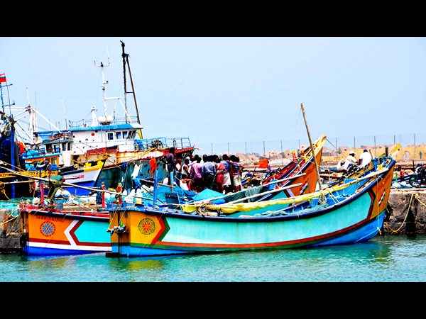  మృత్యకారులు: ఎలా బతికామో దేవుడికే తెలియాలి