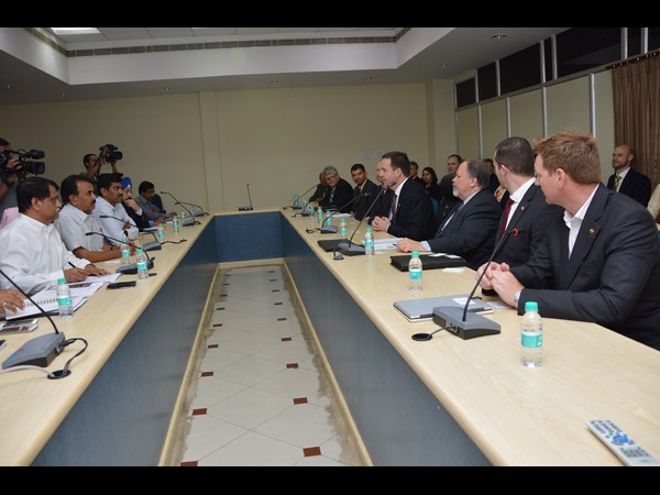 విదేశీ ప్రతినిధులతో జూపల్లి