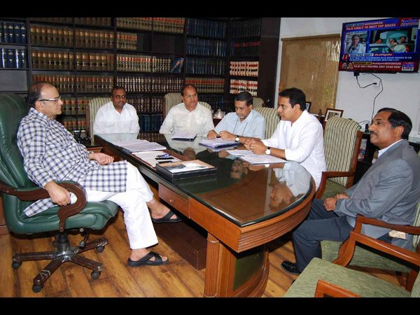 కేటీఆర్ - జైట్లీ