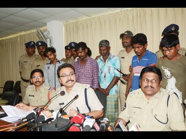 భారీగా గంజాయి స్వాధీనం: 410 కేజీల పట్టివేత 