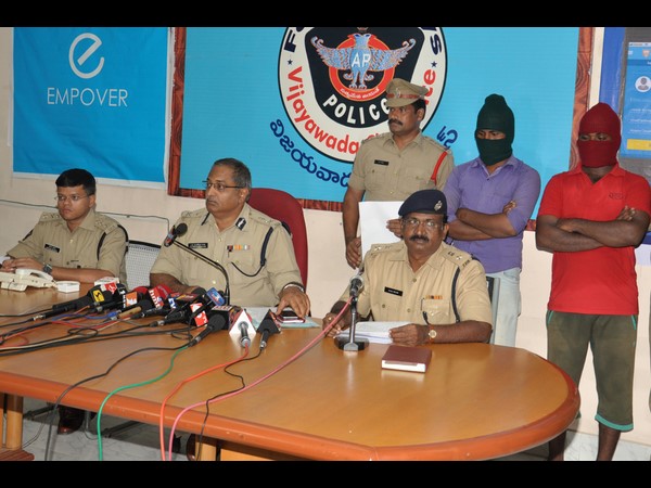  కొత్త ప్రియుడితో పాత ప్రియుడిని చంపించబోయి