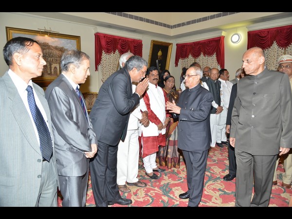 రాష్ట్రపతితో గవర్నర్ భేటీ