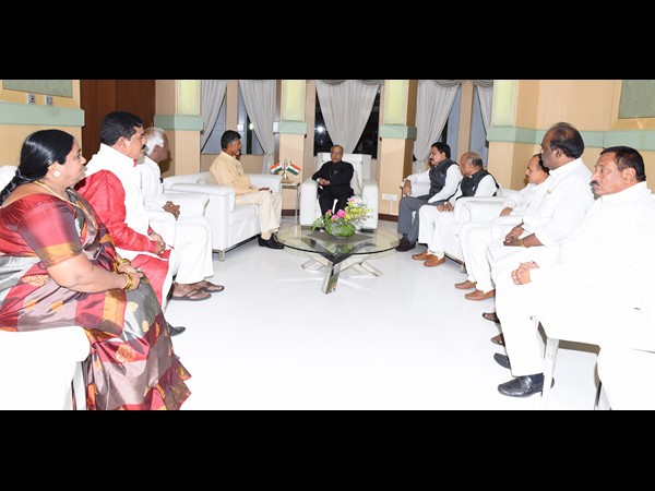 రాజభవన్‌లో సందడి