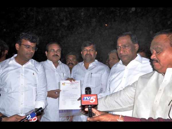 టిటిడిపి నేతలు