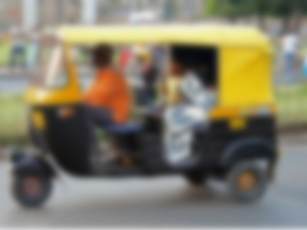 A auto driver attacked on a air india employee A auto driver attacked on a air india employee