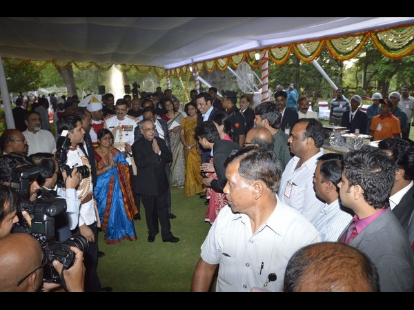 ప్రముఖులకు రాష్ట్రపతి తేనీటి విందు