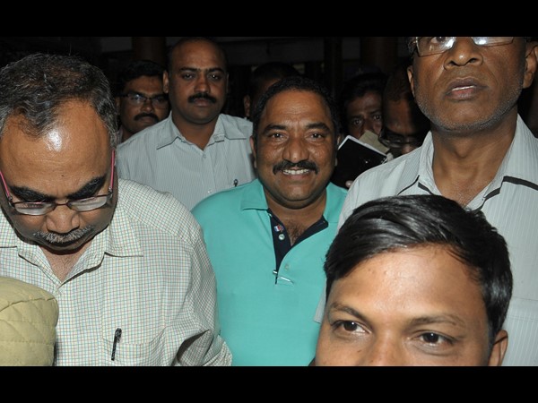 సండ్ర అరెస్టును నిరసిస్తూ ఆందోళన