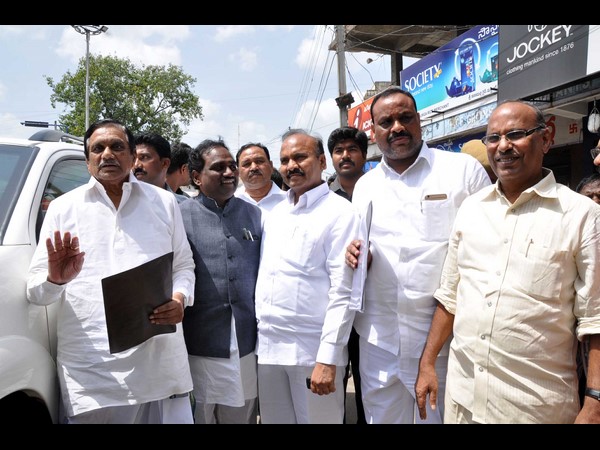 రాష్ట్రపతికి ఫిర్యాదు