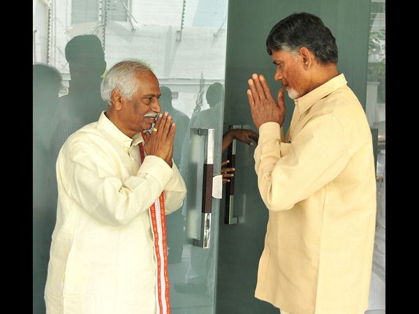 చంద్రబాబు - దత్తాత్రేయ