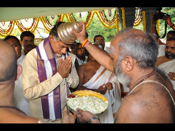 పుష్కర సంరంభం