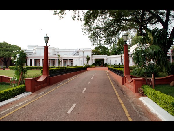  రాష్ట్రపతి నిలయం: సందర్శన ఉచితం, హైలెట్‌గా నక్షత్ర వాటిక