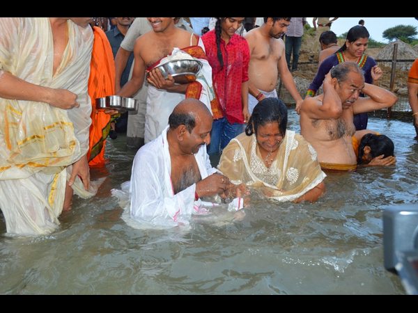 పుష్కర స్నానం పుష్కర స్నానం