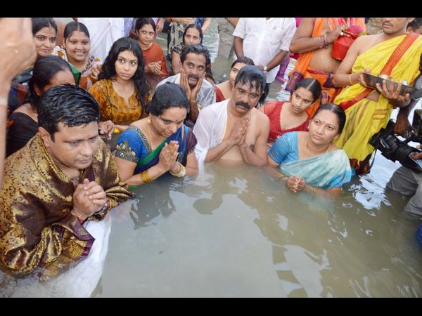 పుష్కర స్నానం పుష్కర స్నానం