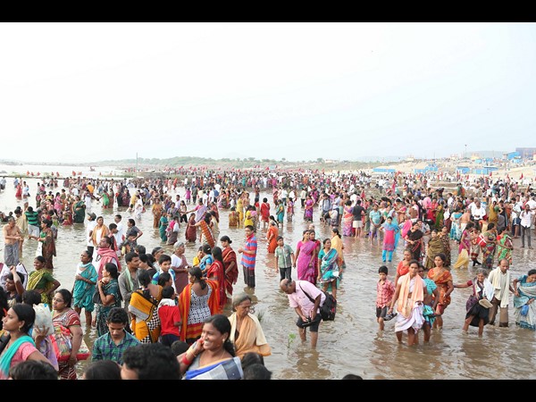 ధర్మపురిలో స్నానాలు