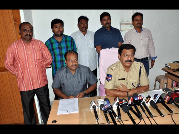 నిజాం కాలంనాటి స్టాంప్ పేపర్లు
