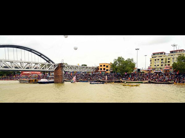 పుష్కరాల్లో ధరల మంట పుష్కరాల్లో ధరల మంట
