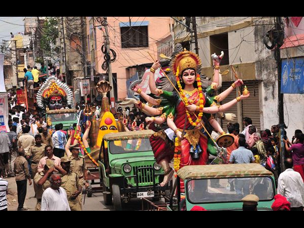 వైభవంగా బోనాలు
