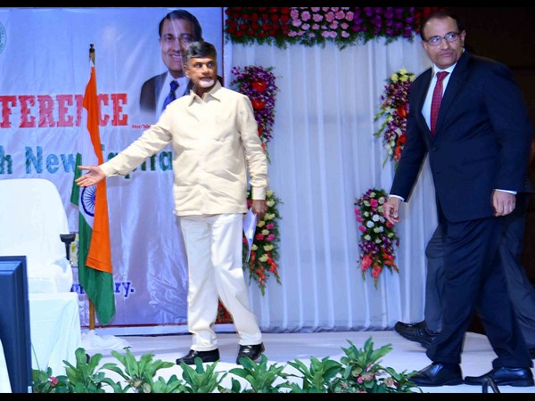 ఒక్క రూపాయి తీసుకోలేదు, 22న శంకుస్ధాపన: చంద్రబాబు ఒక్క రూపాయి తీసుకోలేదు, 22న శంకుస్ధాపన: చంద్రబాబు