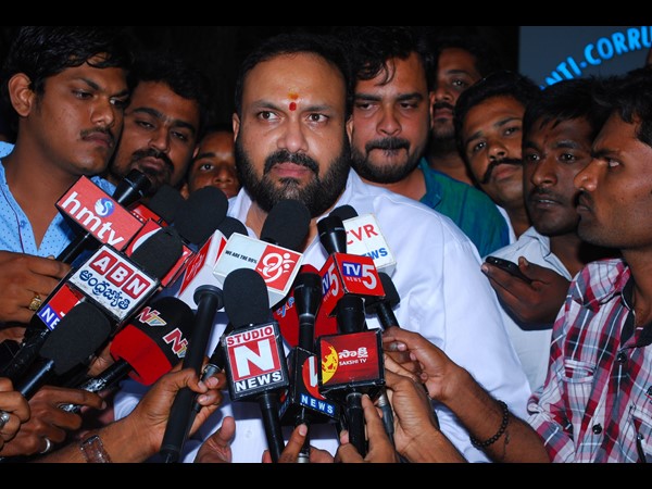 ఏమీ తెలియదన్న ప్రదీప్