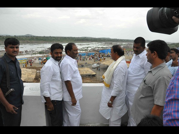 ధర్మపురి క్షేత్రంలో..