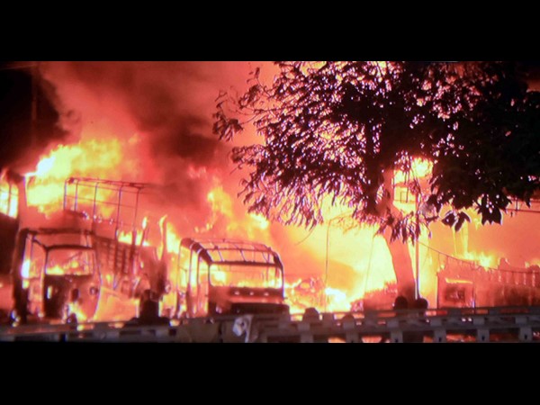 Fire accident at Rajamudry: Tourists feared