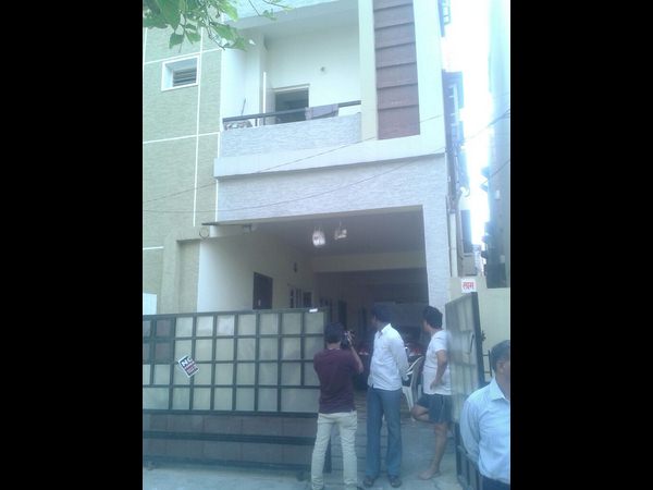  లంచం తీసుకుంటూ ఏసీబీకి చిక్కిన వీఆర్వో