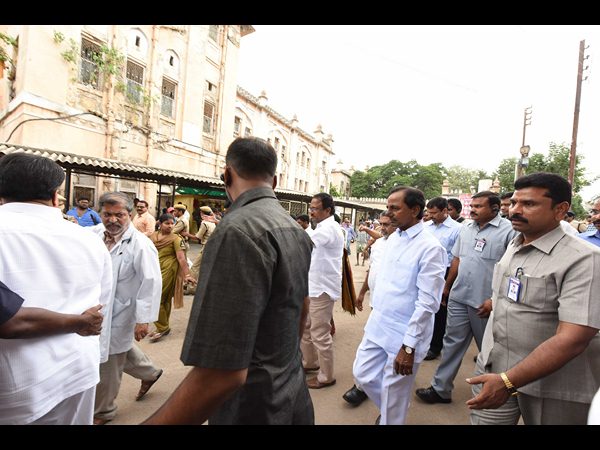  Osmania hospital will be shifted: KCR