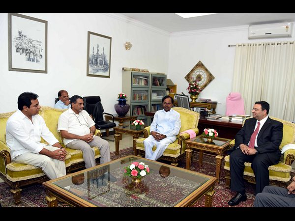 సిఎం కెసిఆర్‌తో మిస్త్రీ