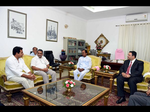 సిఎం కెసిఆర్‌తో మిస్త్రీ