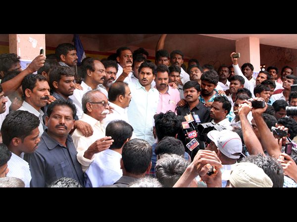 వైయస్ జగన్ వైయస్ జగన్