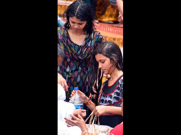  అఖండ హారతికి బాబా రాందేవ్, వెయ్యి మందితో కూచిపూడి 