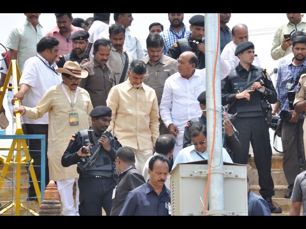  చంద్రబాబుకు ప్రమాదం తప్పిందిలా