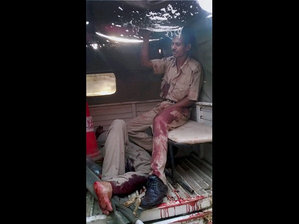 తీవ్రంగా గాయపడిన పోలీసులు