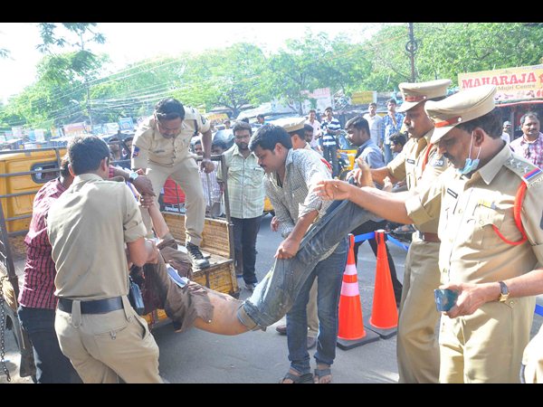  పట్టపగలే హత్య