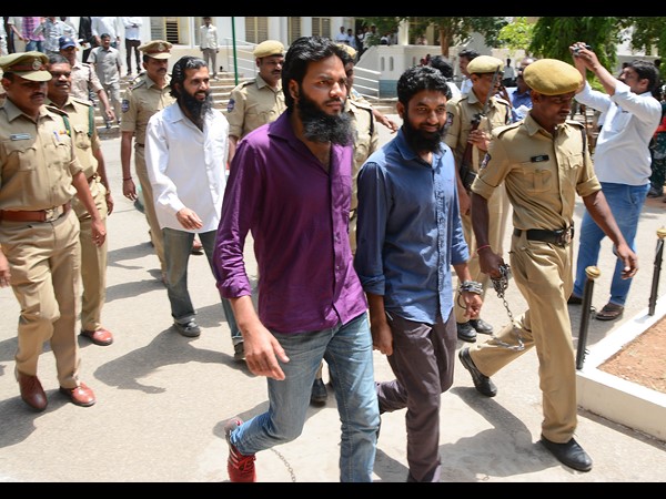 Yasin Bhatkal throws out letter at court
