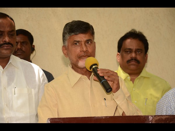 కలాంతో అనుబంధం గుర్తు చేసుకున్న చంద్రబాబు