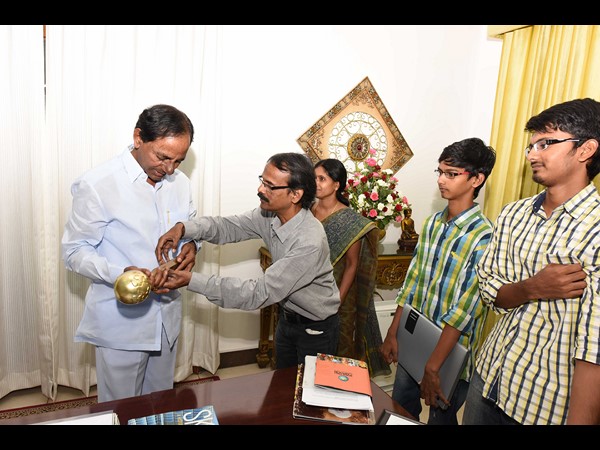 కెసిఆర్‌తో శంకర్